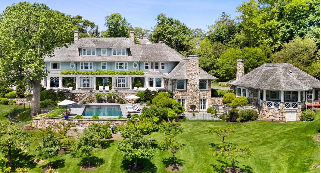 Classic Colonial custom home by Deerpath Custom Builders in New Jersey