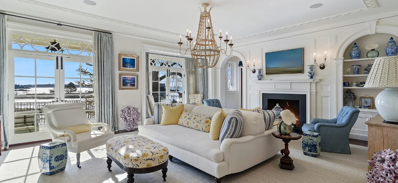 Spacious Living Room